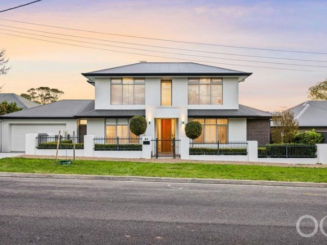 Open The Door To Big Family Living with Burnside Village and City on Speed Dial