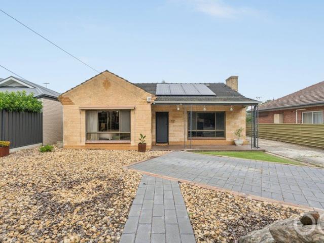 Open the Door to Character, Space & Room to Grow in North Plympton