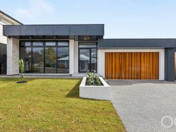 Open the Door to Luxury, Light and Craigburn Park Lifestyle Brand New Lucy Homes Masterpiece