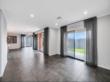 Open the Door to Space, Comfort & Modern Living in Mt Barker