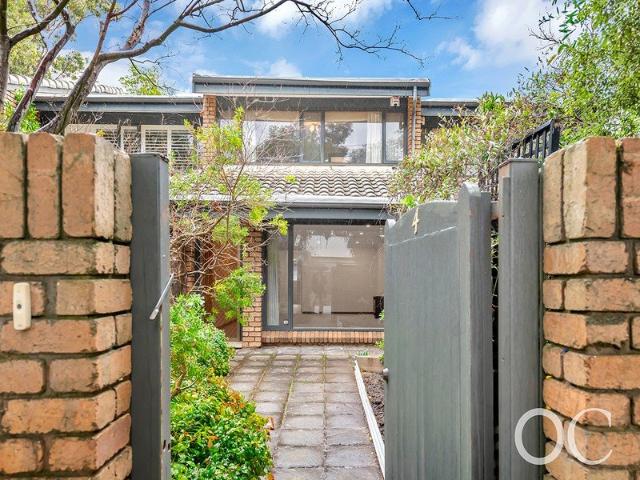 Open the Door To Spacious Living in a Prime City Fringe Location