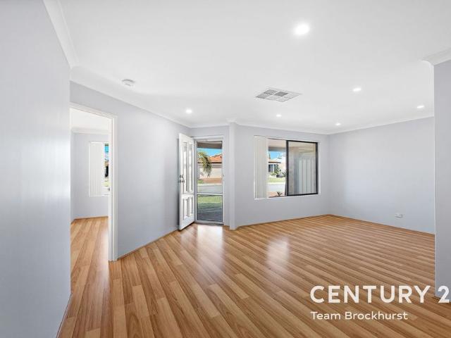 Modern Family Living in the Heart of Southern River!