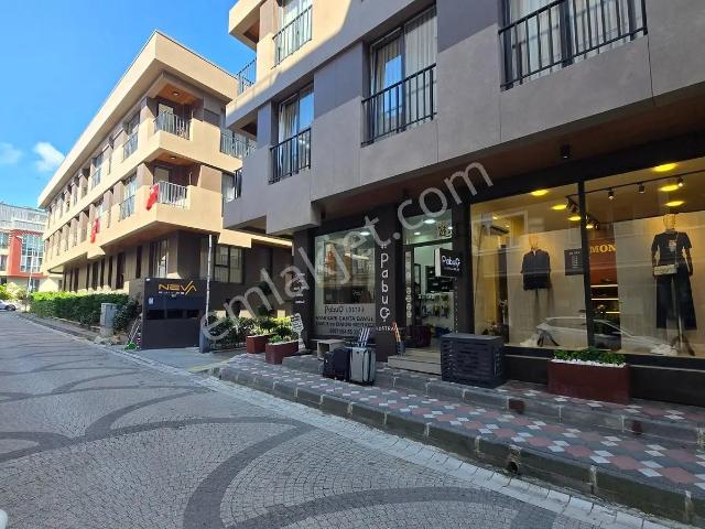 Openhouse'dan Göktürk Neva Suites'de Satılık 2+1 Ara Kat Daire