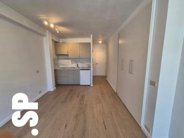 Opgefriste studio op toplocatie aan de Nationalestraat