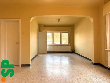 Opgefriste woning met 2 slaapkamers, ruime omheinde tuin en garage te Zoerle Parwijs