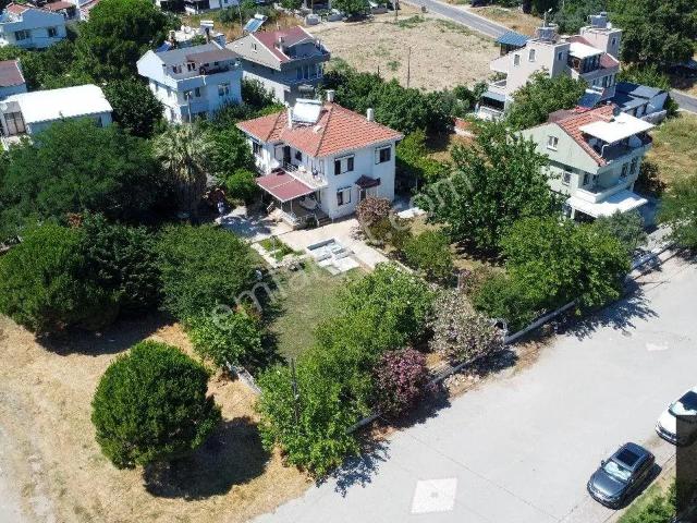 Opima Emlak'tan Ocaklar Mahallesinde 752m² Arsa Üzerinde Satılık 6+1 Villa