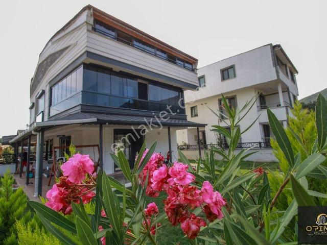 Opima Emlak'tan Ocaklar'da Full Eşyalı 3+1 Satılık Villa