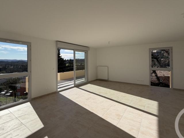 OPIO, appartement à vendre, 3 pièces, 83 m²