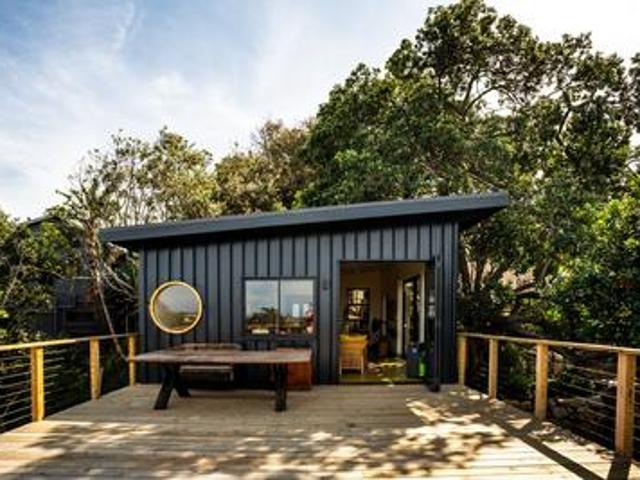 the poortjies treehouse centrally lo.