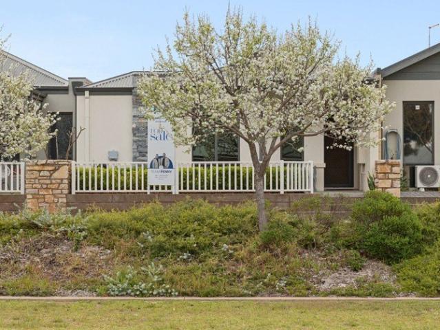 Opposite the Park, 190m to School: Easy Care Ellenbrook Living