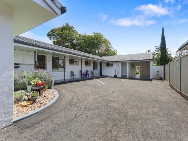 Opposite a Private Hospital. High Performing ENTIRE QUADPLEX with Strong Short Stay Returns