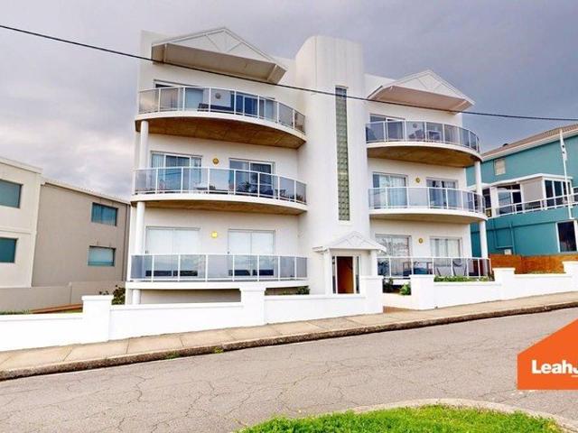 Opposite Bar Beach with Two Bedroom