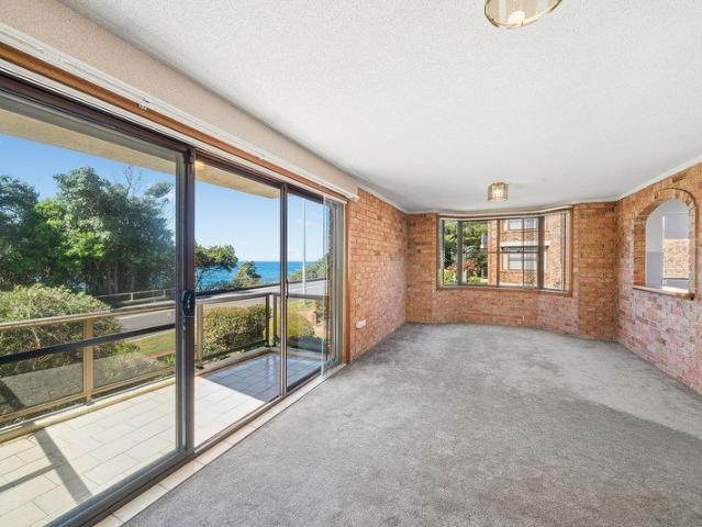 Opposite Rocky Beach, with sweeping ocean views