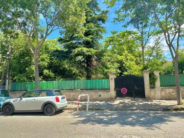 Opportunité à Marseille 10ème: Propriété à Rénover avec pot