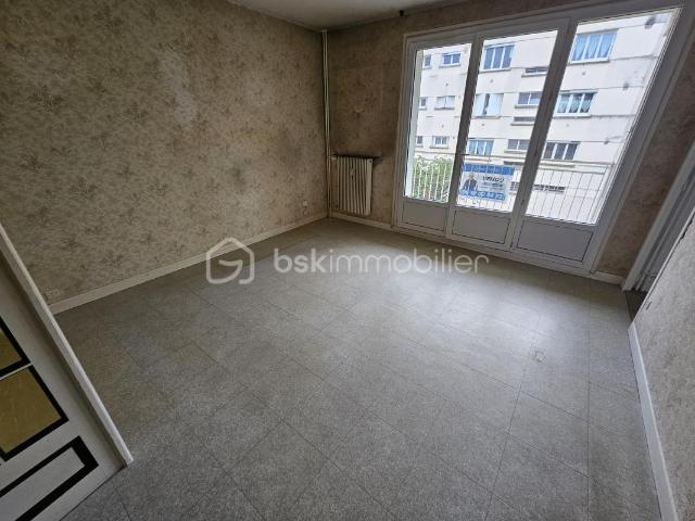 Opportunité à saisir – Appartement T3 traversant, lumineux, à remettre à votre goût