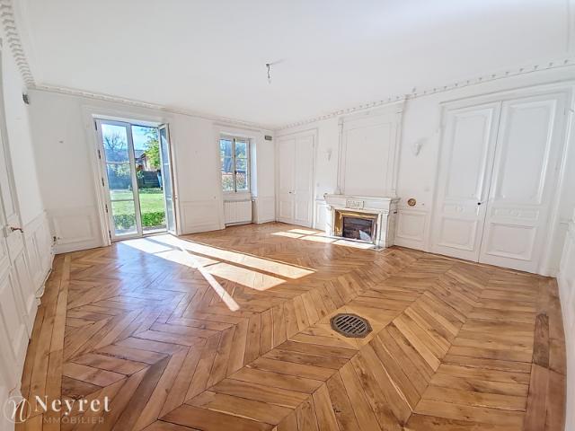 Opportunité dans une maison de maître de 6 lots sur les ha
