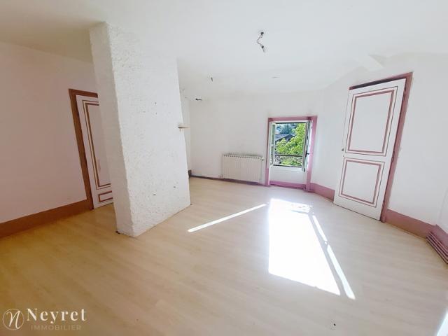 Opportunité à saisir dans une maison de maître sur les haut