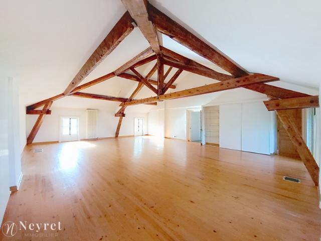 Opportunité à saisir dans une maison de maître sur les haut