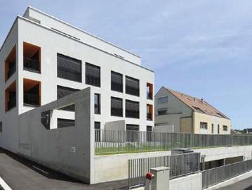 Opportunité à saisir ! Lumineux 4,5 pièces en centre ville avec balcon
