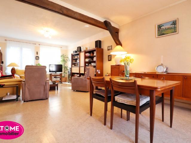OPPORTUNITÉ À SAISIR MAISON AVEC GROS POTENTIEL + DÉPENDAN
