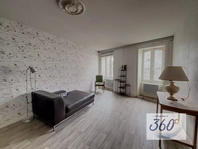 Opportunité, appartement spacieux avec fort potentiel + combles