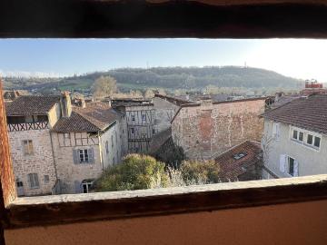 Opportunité dans Centre Historique Maison avec terrasse.