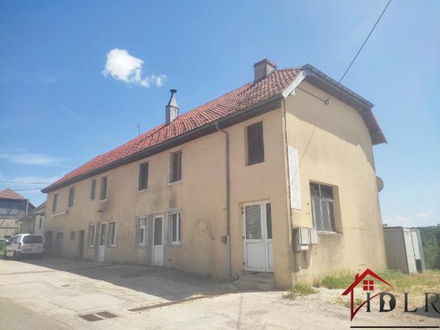 Opportunité d'investissement: immeuble de 240 m2 avec greni