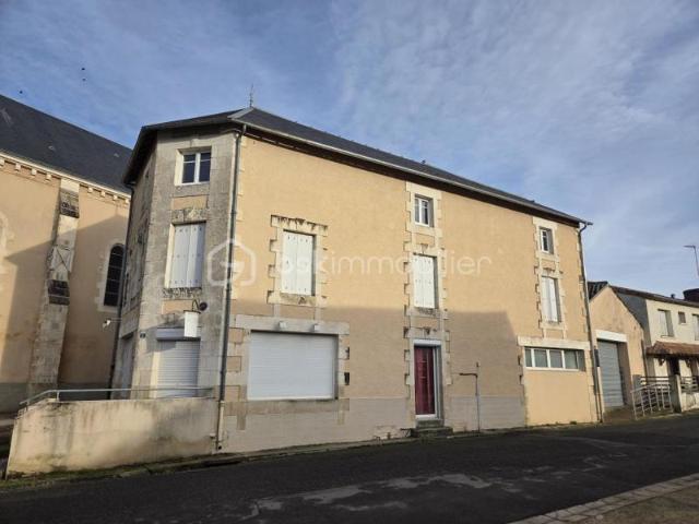 Opportunité exceptionnelle au cœur de Saint Secondin – Immeuble mixte commerce & habitation