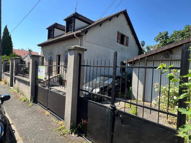 Opportunité pour investisseur 2 LOGEMENTS loués au pied du Tram ligne T12