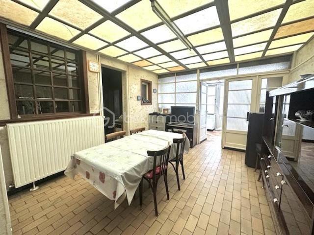 OPPORTUNITE PROCHE METROS 'MARBRERIE' et 'MONS SART' MAISON A USAGE D'INVESTISSEMENT RENTA 11% OU D'HABITATION