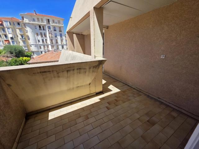 ? Opportunité Rare À Nice – Studio Idéal Investissement Ou P. 18m² Nice