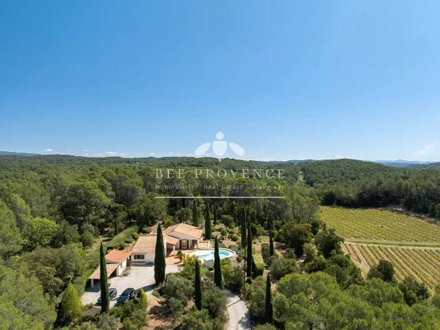 Opportunité rare: belle maison lumineuse avec vue panoramiq. 152m² Entrecasteaux