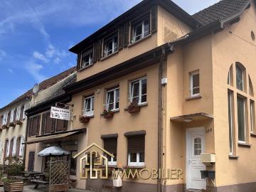 Opportunité rare: commerce rentable + habitation + appartement loué à Rombach le Franc