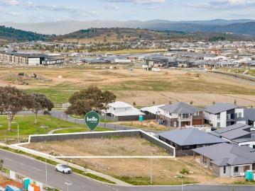 Opportunity awaits on 867m2 block opposite park