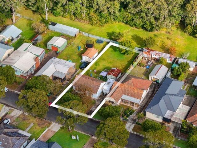 Opportunity Awaits on a Generous 601m² Block!