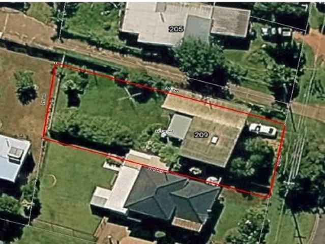 Opportunity Awaits: Renovate or Demolish on Prime 607 sqm Block in Brighton!