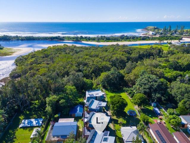 Opportunity for a Super Cool Eco Villa Near the Beach