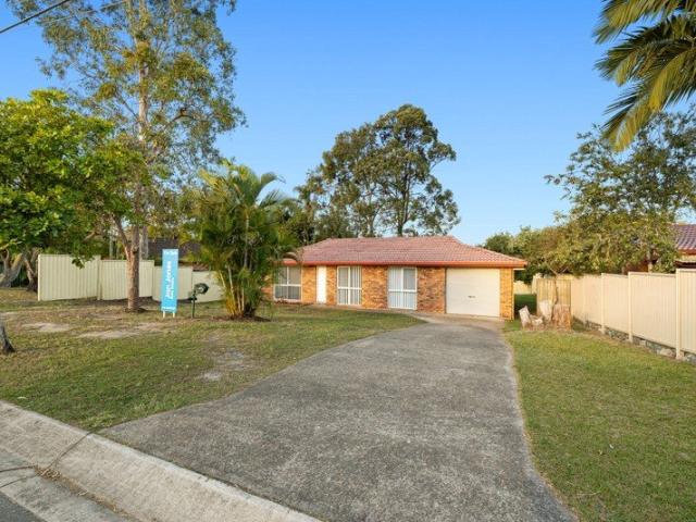 OPPORTUNITY KNOCKS AT 33 HUGHES STREET!