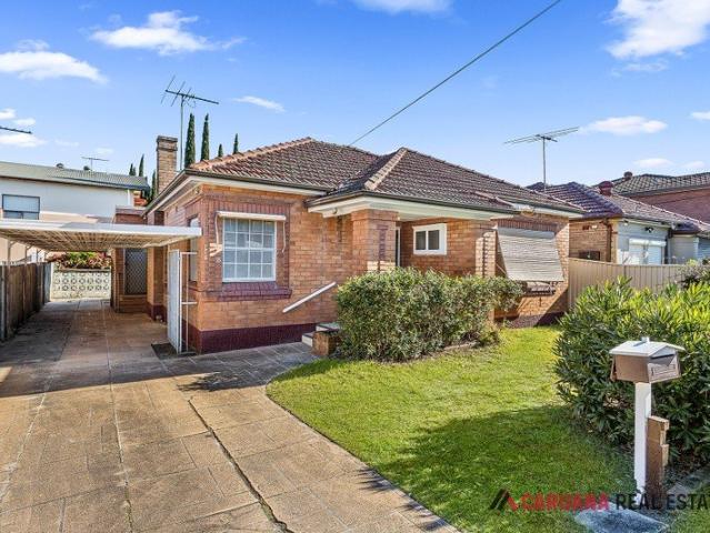 Opportunity Knocks | Double Brick Bayside Home 13.7m Frontage