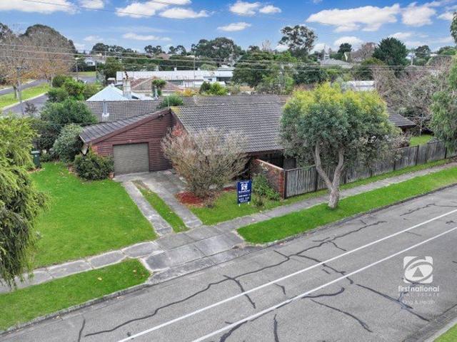 OPPORTUNITY KNOCKS IN WEST BAIRNSDALE