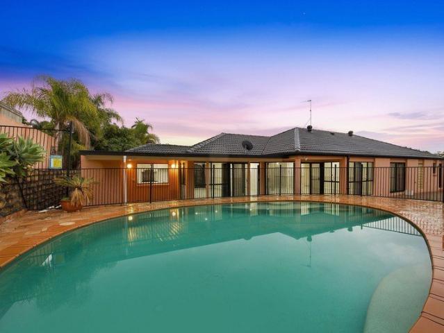 OPPORTUNITY KNOCKS POTENTIAL PLUS IN PRESTIGIOUS ARUNDEL HILLS CREATE YOUR DREAM HOME RENOVATE, REFRESH AND REAP THE REWARD'S SELLING NOW!