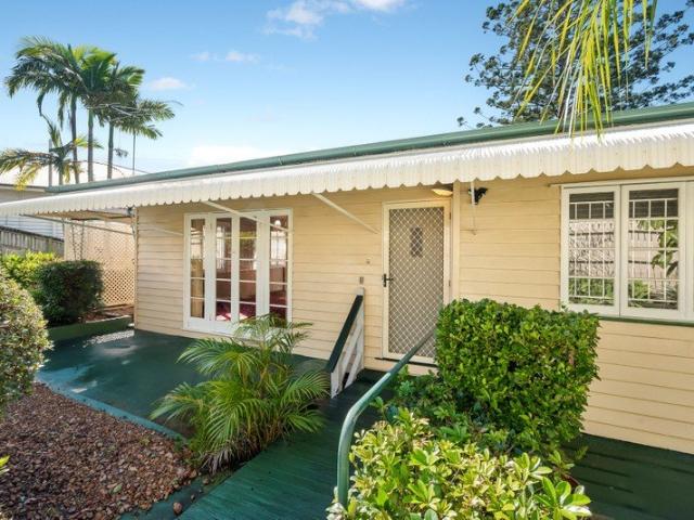 OPPORTUNITY KNOCKS WITH 29.3M FRONTAGE