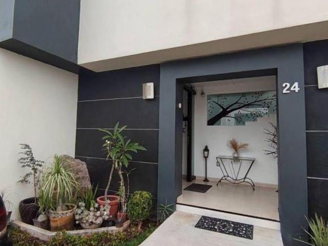 OPRTUNIDAD CASA EN VENTA VISTAS DE ALTOZANO 3 REC 170 M2 CONTRUCCIÓN HERMOSA ESPACIOS AMPLIOS JARDÍN