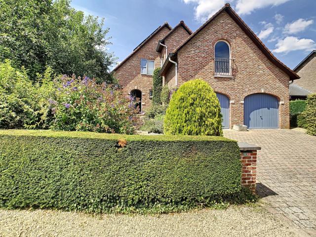OPTIE* KLASSIEKE VILLA met 4 slpks