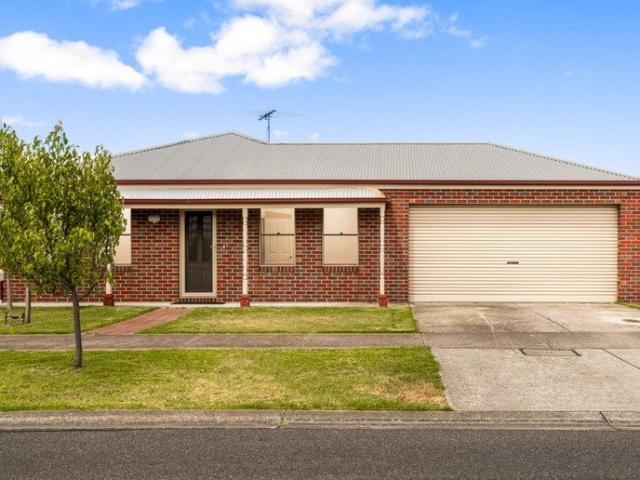 Optional Five bedroom family home in quiet location