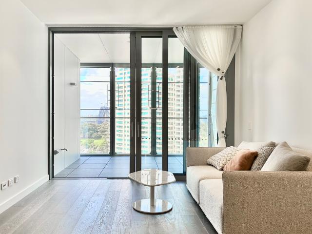 Optionally Furnished & BRAND NEW & HARBOUR BRIDGE VIEW & NORTH ASPECT & PREMIUM LOCATION