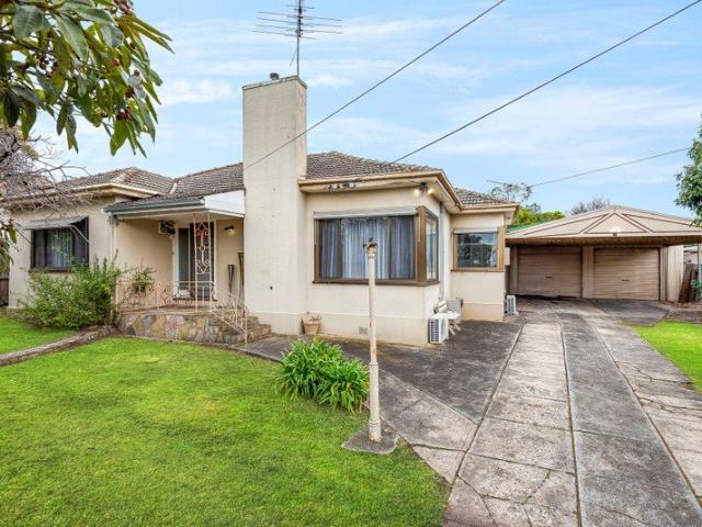 Options Abound on 883m2 Approx