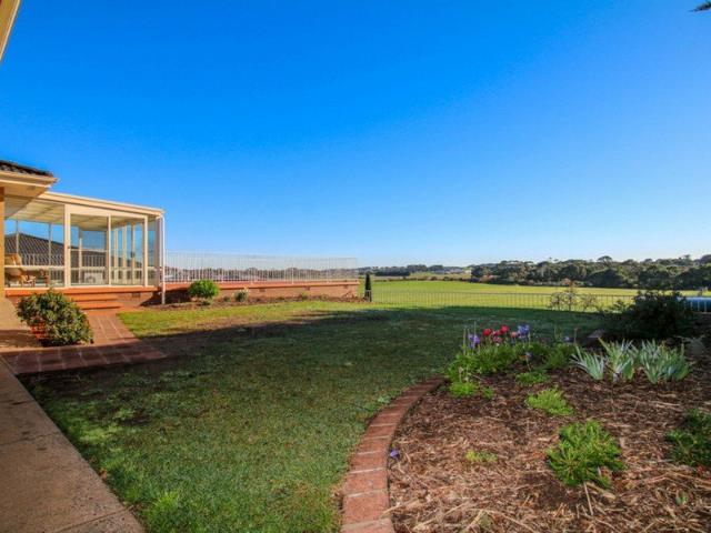 OPTIONS APLENTY 4BR HOUSE + 1BR UNIT ON LARGE BLOCK
