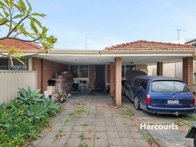 OPTIONS GALORE: Duplex with large shed and potential granny flat
