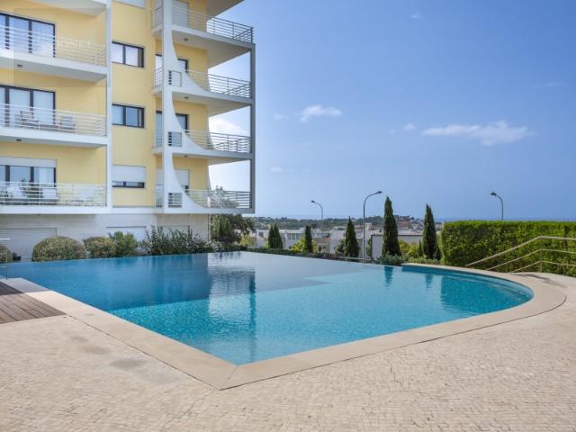 Óptimo T2 com vista de mar em condomínio com piscina